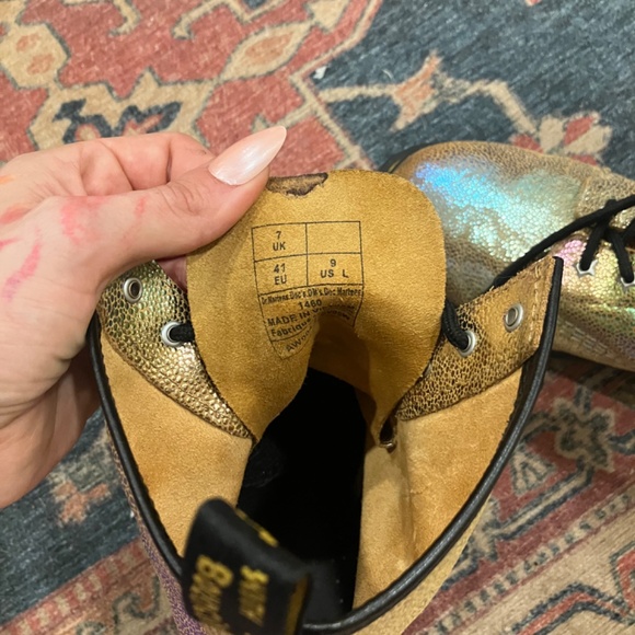 DR DOC MARTENS 1460 RAINBOW RAY Iridescent Leather Combat Boots Size 9 - Picture 5 of 5